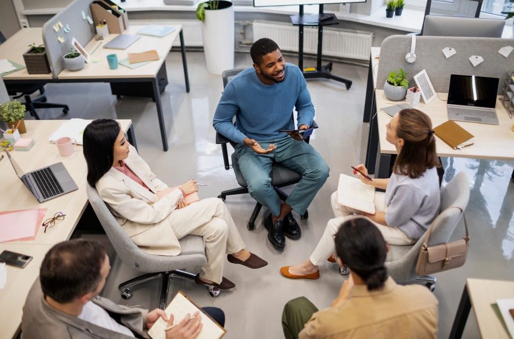 Optimiser l’organisation des pôles et réduire la concurrence interne